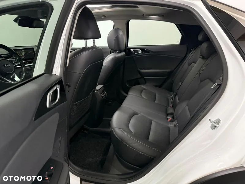 Kia XCeed 1.6 CRDi DCT7 PLATINUM EDITION - 14