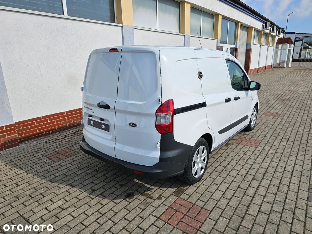 Ford Courier - 4