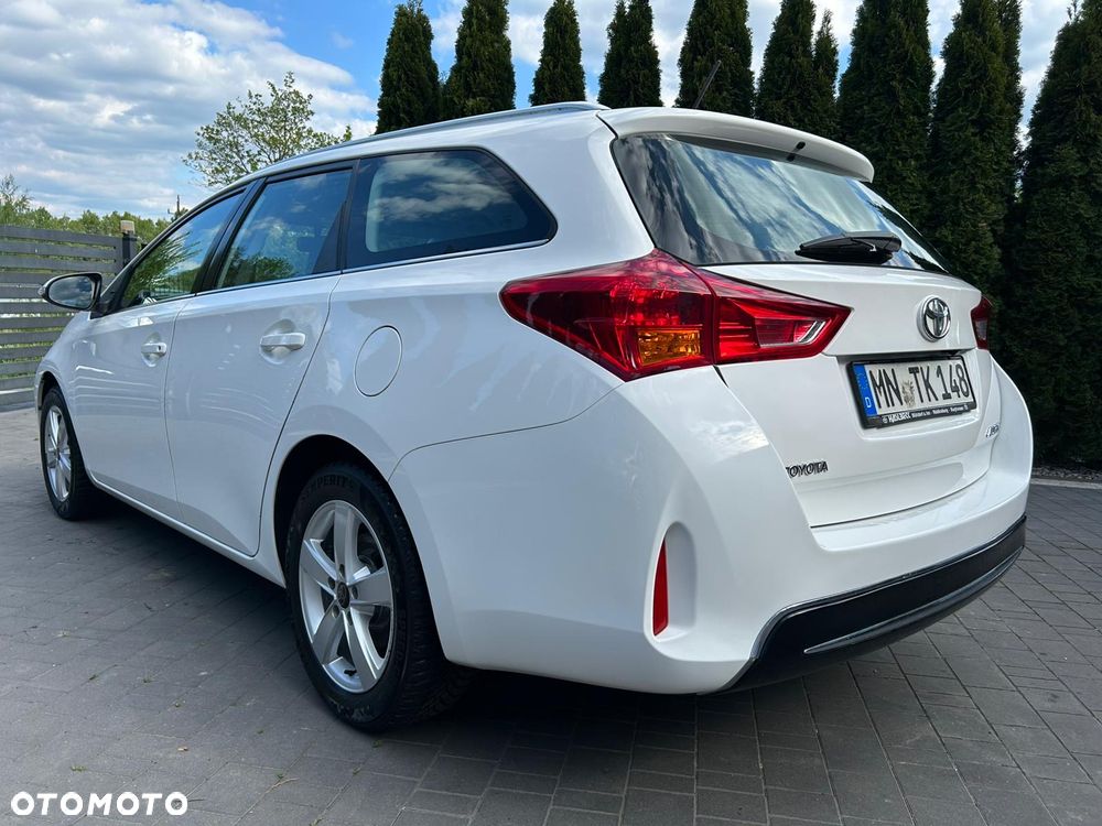 Toyota Auris 1.6 Premium - 8