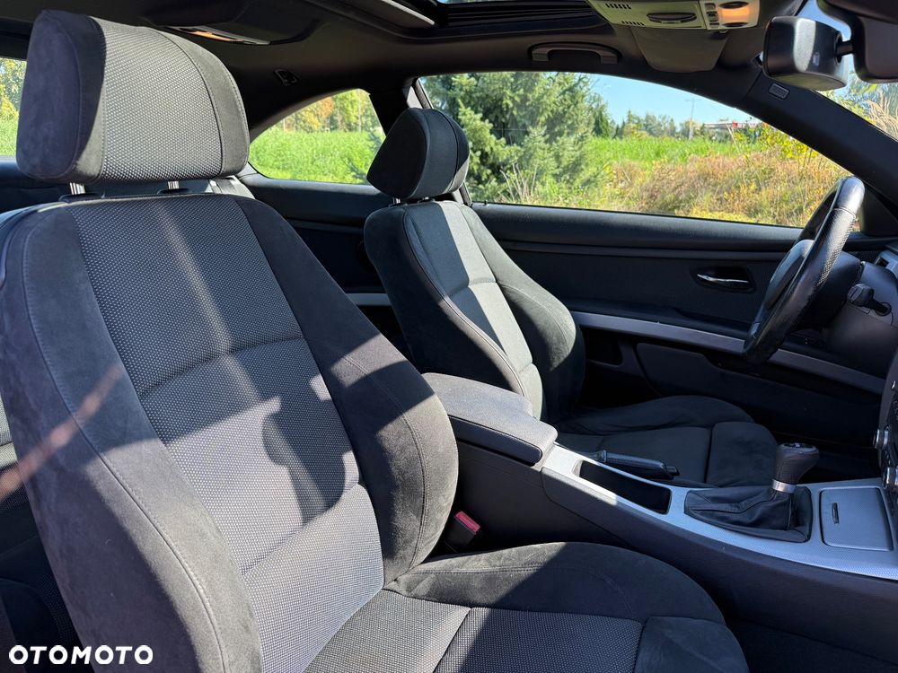 BMW Seria 3 320i - 16