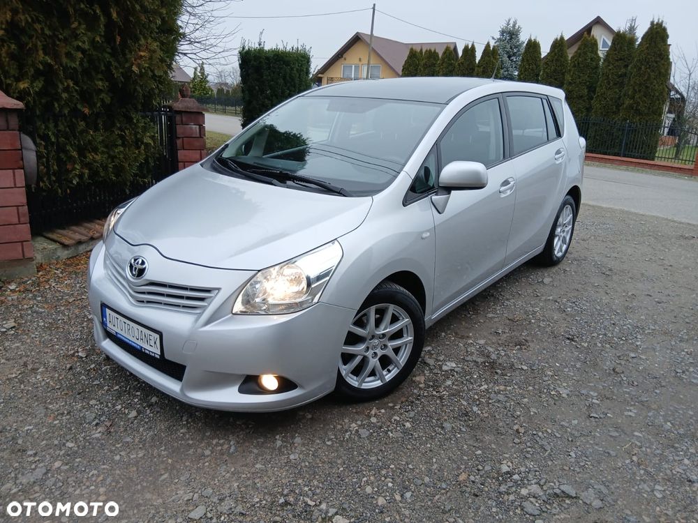 Toyota Verso 1.8 Executive - 9