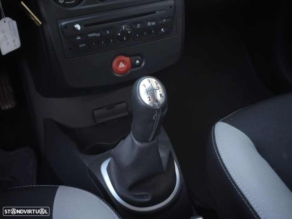 Renault Clio Break 1.2 16V Dynamique S - 19