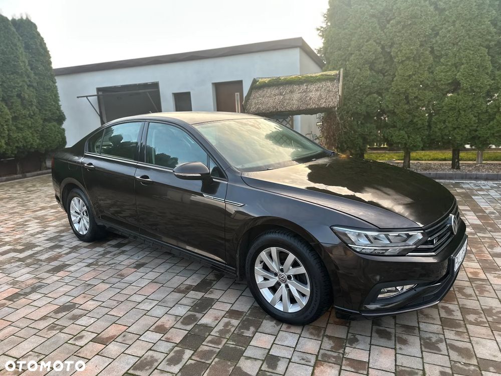 Volkswagen Passat - 4