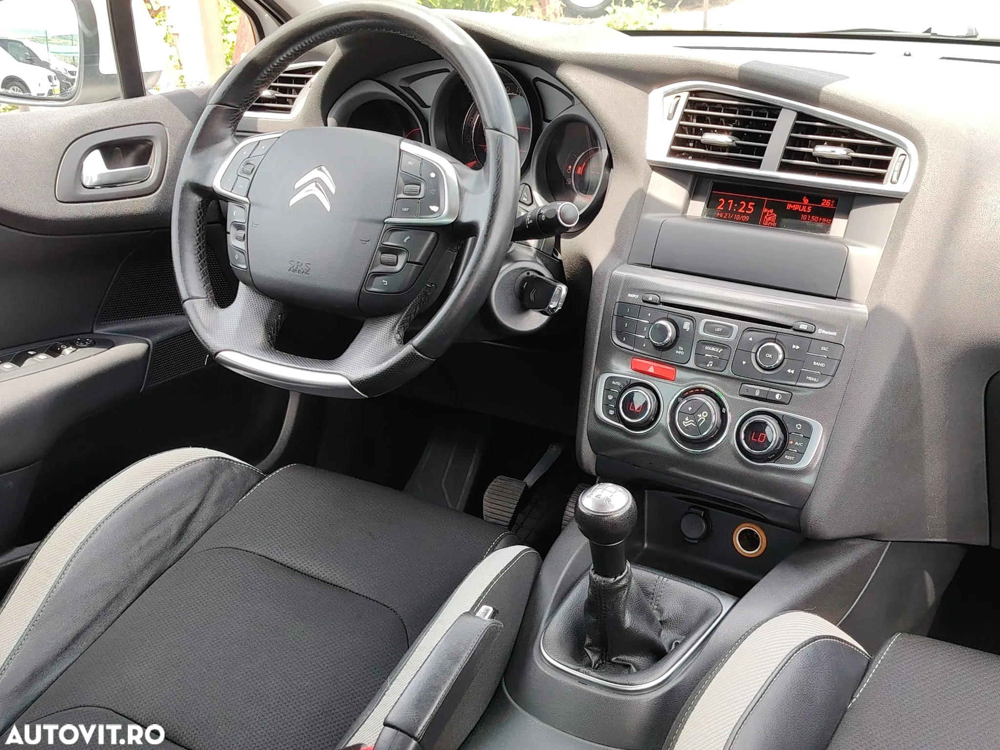Citroën C4 HDi 90 Attraction - 2