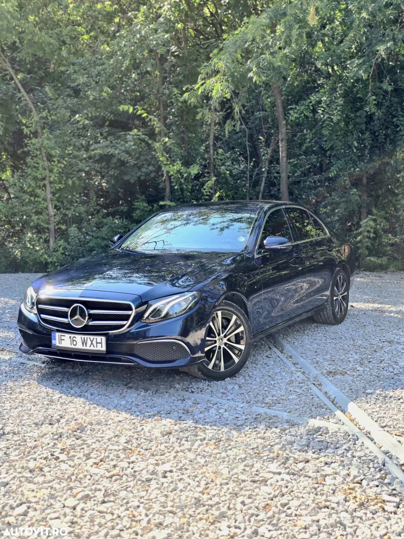 Mercedes-Benz E 300 de Aut. - 1