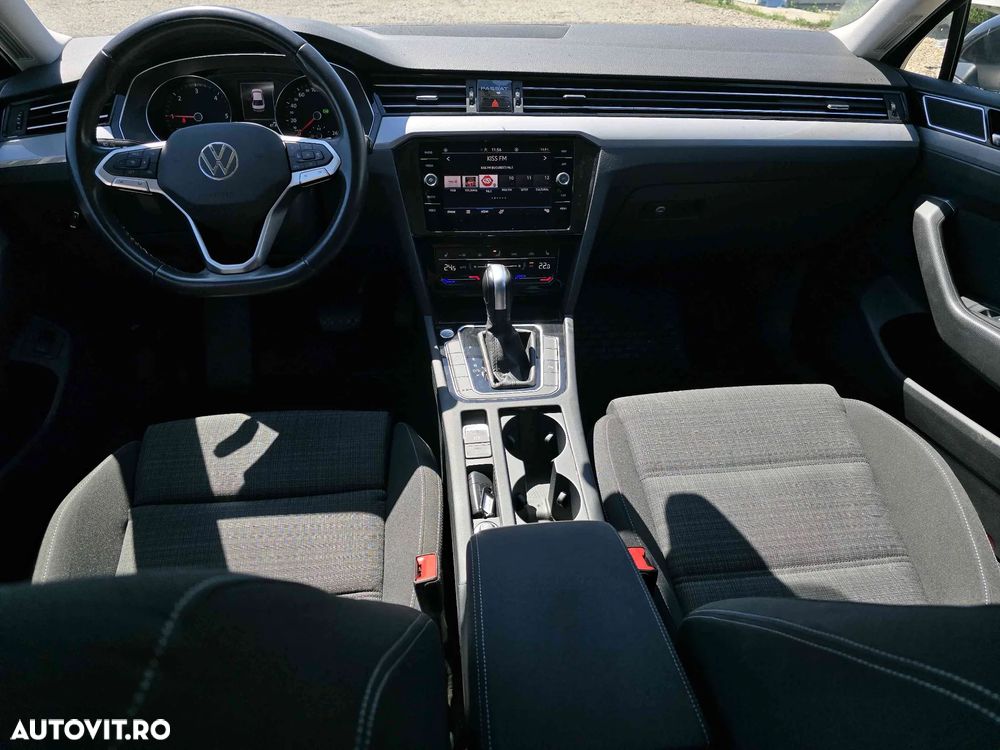 Volkswagen Passat - 11
