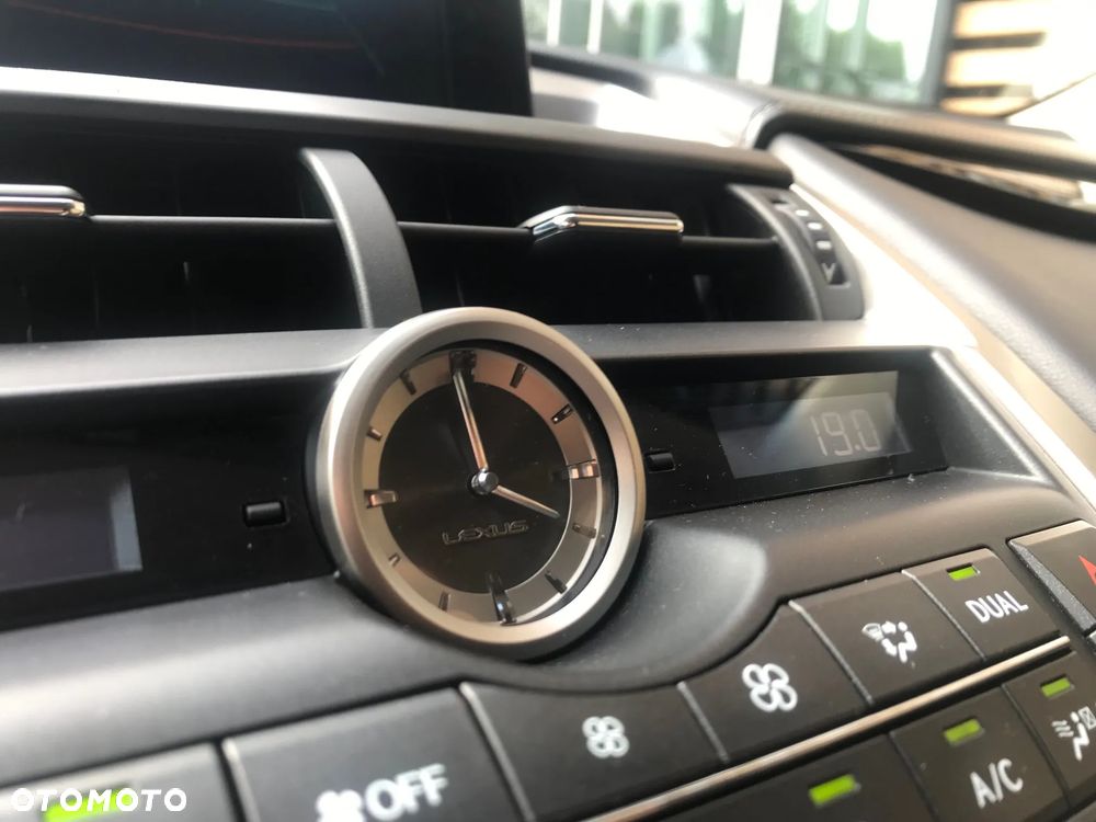 Lexus NX 300h Elite AWD - 28