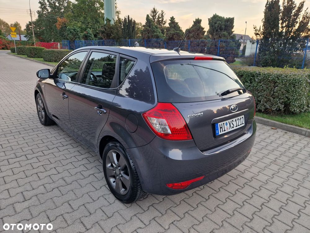 Kia Ceed - 6