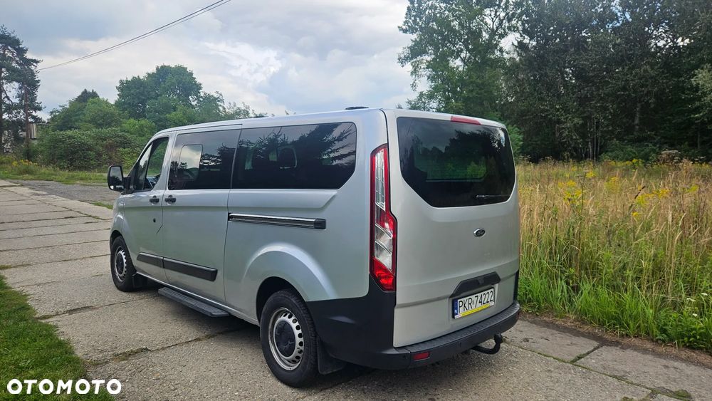 Ford Tourneo Custom - 2