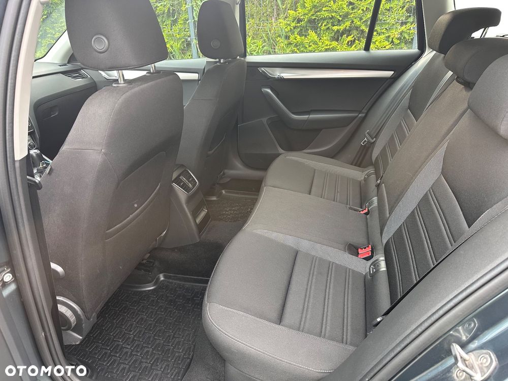 Skoda Octavia 2.0 TDI Ambition DSG - 16