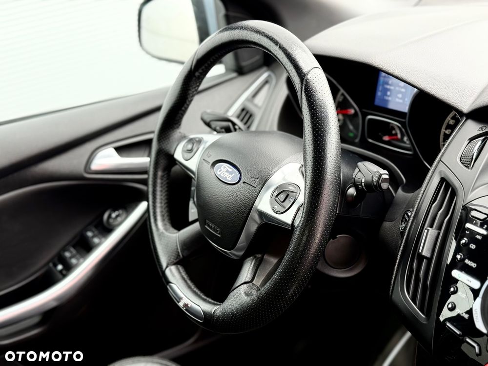 Ford Focus 2.0 EcoBoost ST mit Leder-Sport-Paket - 33