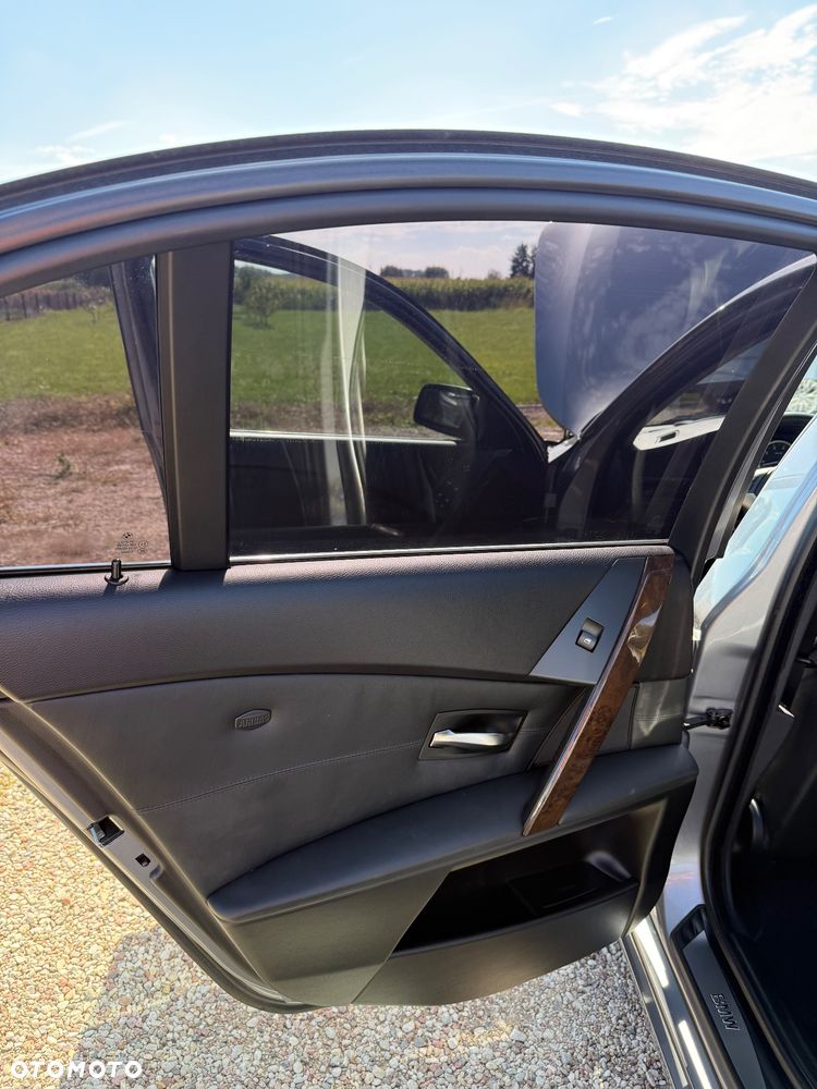 BMW Seria 5 545i - 19