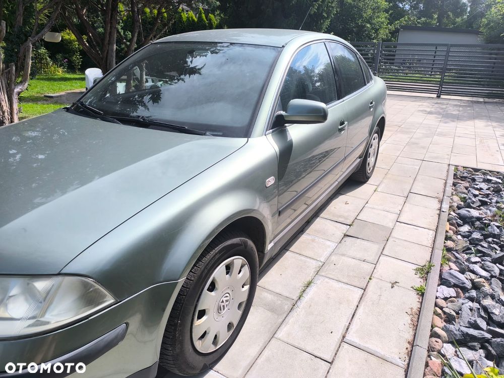 Volkswagen Passat 1.6 Comfortline - 2