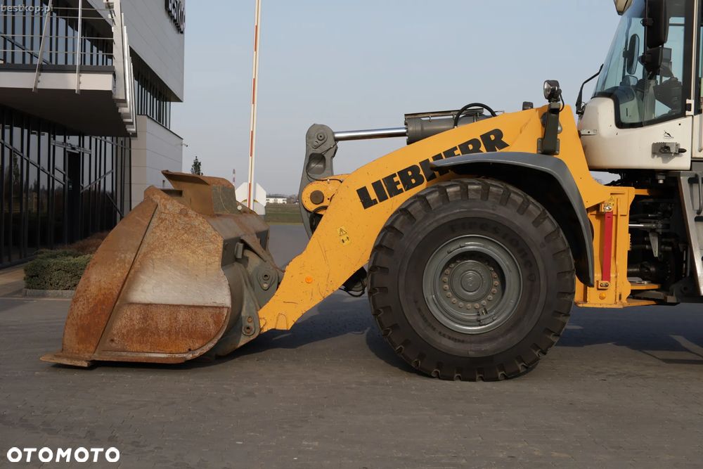 Liebherr L566 XPower - 13