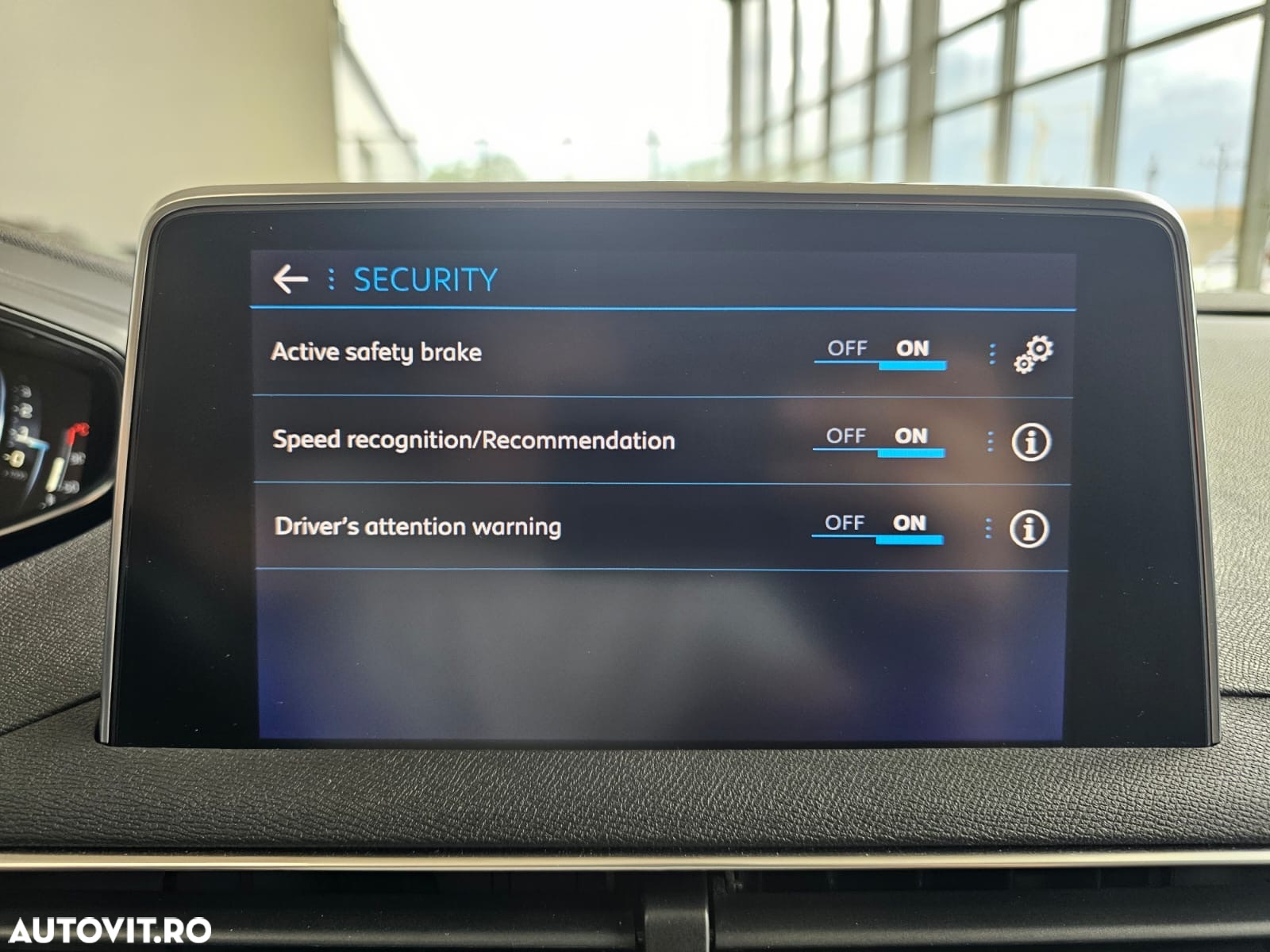 Peugeot 3008 BlueHDi 130 Stop & Start EAT8 Allure - 28