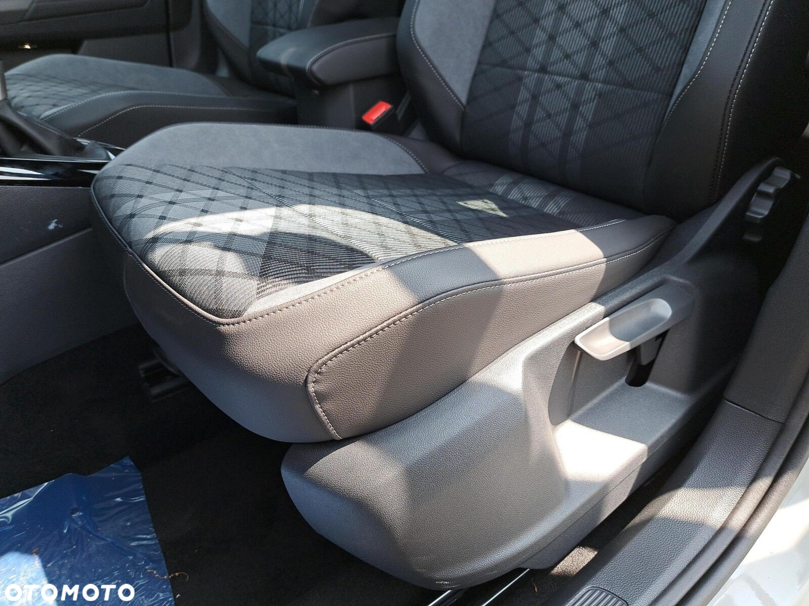 Volkswagen T-Roc 1.5 TSI R-Line Plus DSG - 12