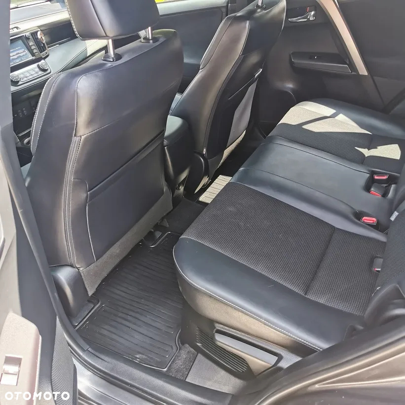 Toyota RAV4 - 22
