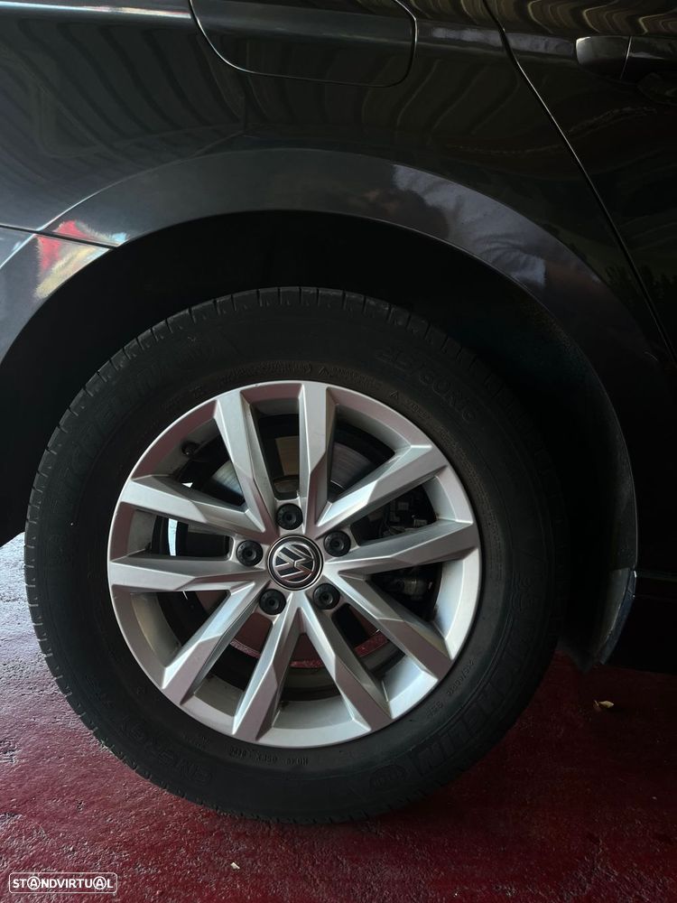 VW Passat Variant 1.6 TDI Trendline DSG - 8