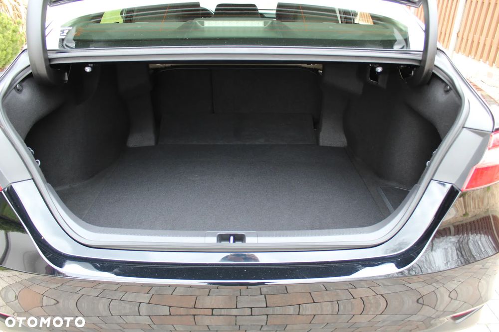 Toyota Camry 2.5 Hybrid Comfort CVT - 39