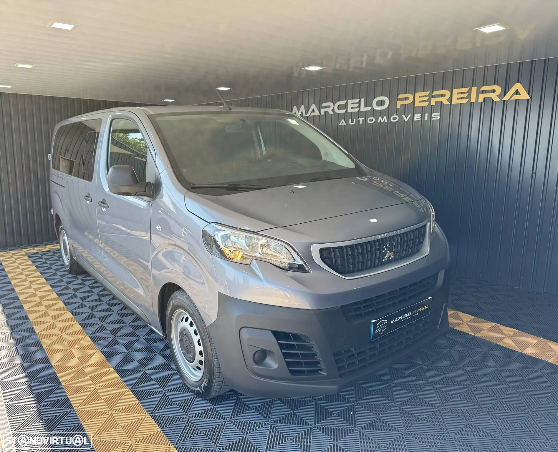 Peugeot Expert 1.5 BlueHDi L2H1 Semi-Vidrado - 4