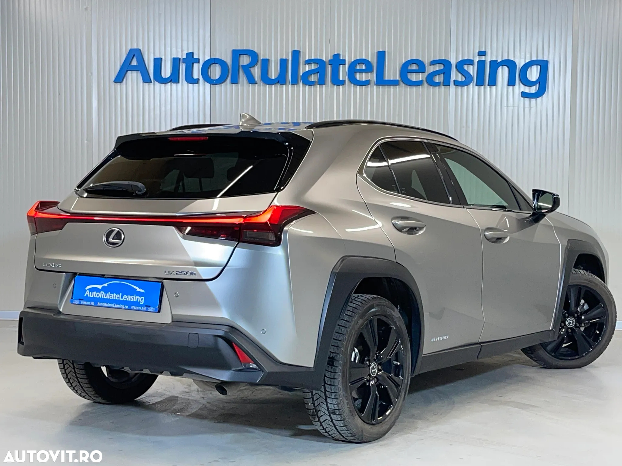 Lexus UX 250h 2.0L HEV 20H- (178 HP) 4X4 CVT Executive - 3