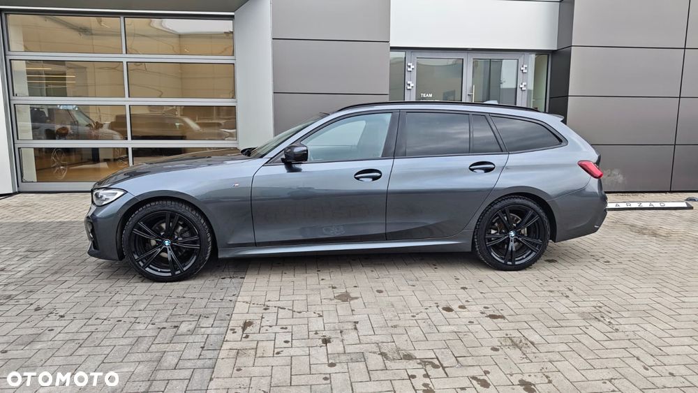 BMW Seria 3 320d xDrive Edition M Sport Shadow - 15
