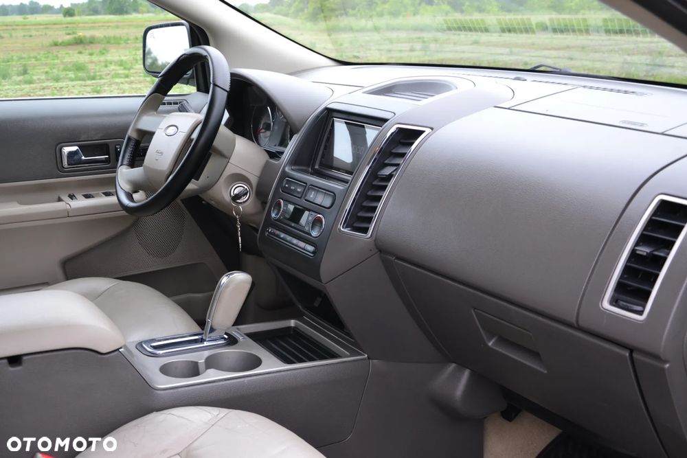 Ford Edge 3.5 SE AWD - 22