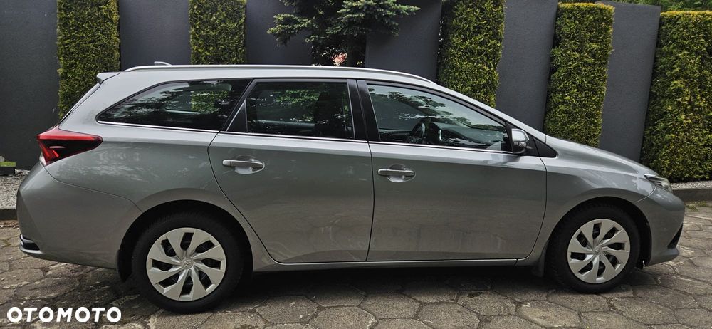 Toyota Auris 1.6 Premium - 2