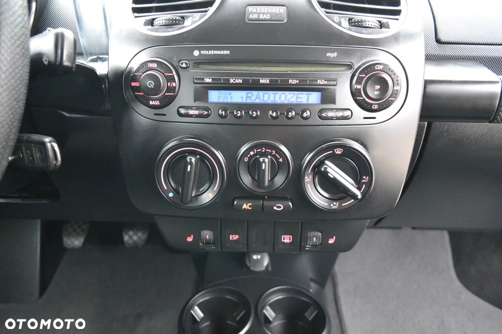 Volkswagen New Beetle - 8