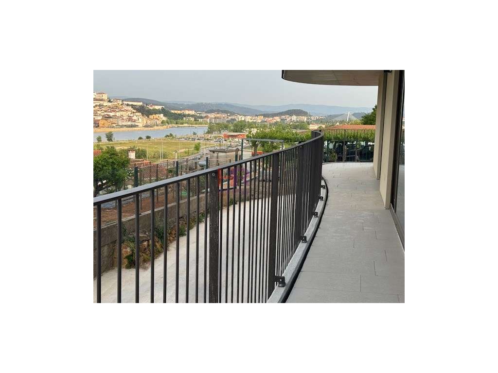 Apartamento T3 em Coimbra com estacionamento e vista rio. - Grande imagem: 2/30