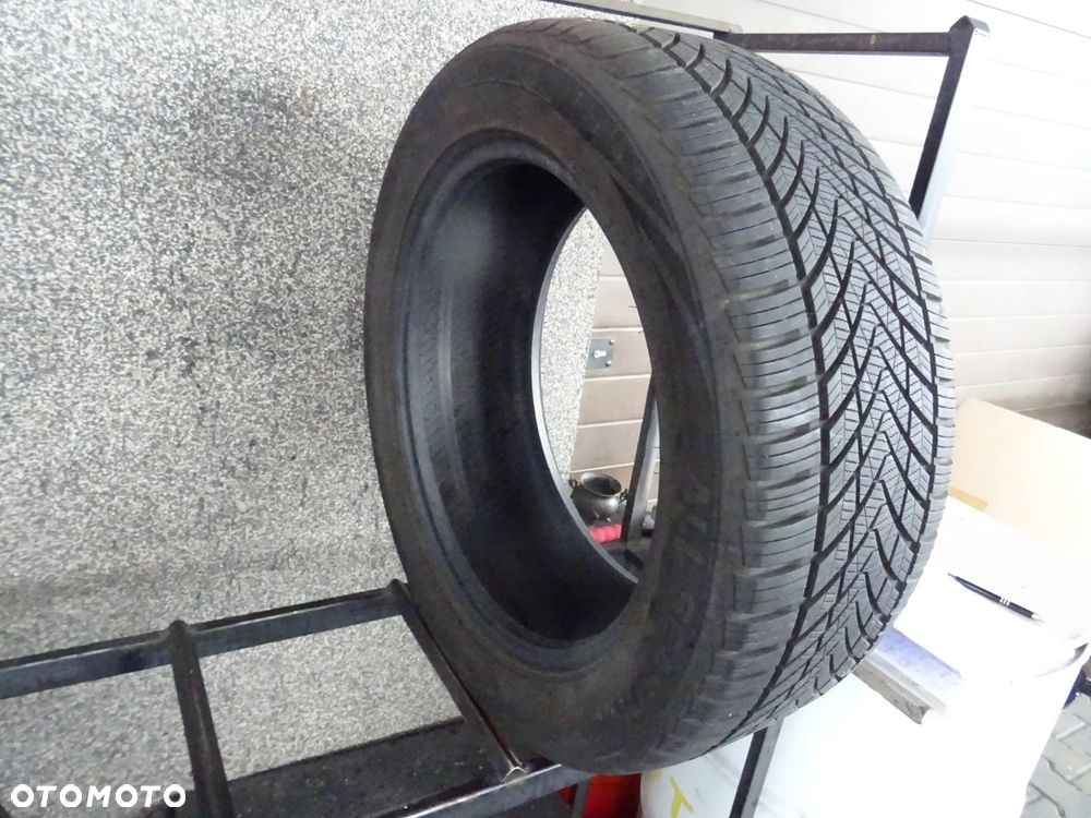 235/50/ZR19 107V Tracmax All season Trac Saver X-Privilo - 2
