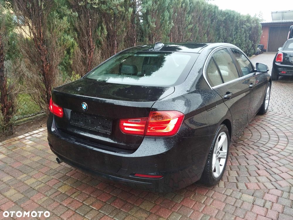 BMW Seria 3 318d Sport Line - 8