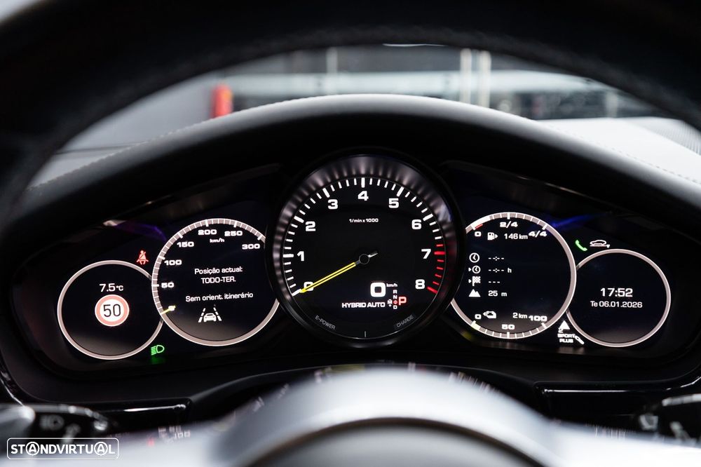 Porsche Panamera 4 E-Hybrid - 44