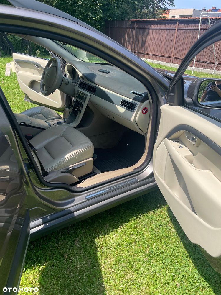 Volvo XC 70 D5 AWD Momentum - 10