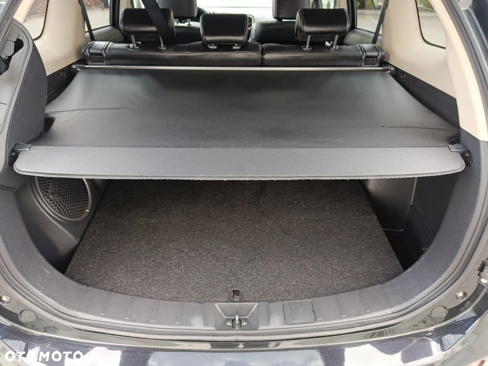 Mitsubishi Outlander 2.0 4WD Plus - 26