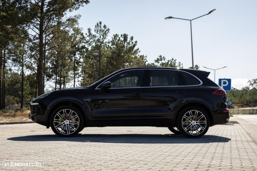 Porsche Cayenne S E-Hybrid - 8