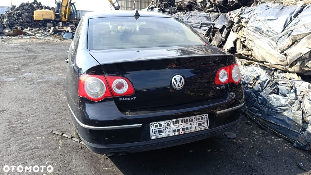 36371 VW Passat B6 model od 06-10 silnik 2.0 TDI 140 km BMP lakier LC9X - 11