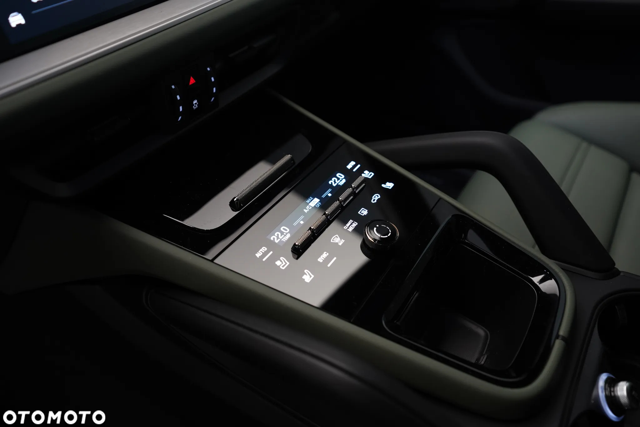Porsche Cayenne - 21