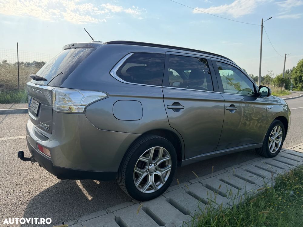 Mitsubishi Outlander 2.0 4WD - 9