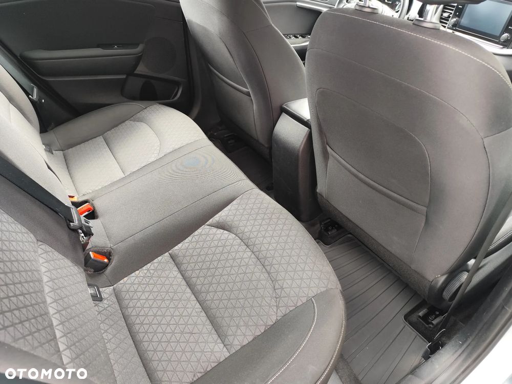 Kia Ceed 1.6 CRDi mHEV M DCT - 18