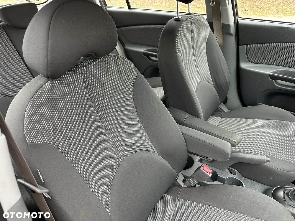 Kia Rio 1.4 Spirit - 24