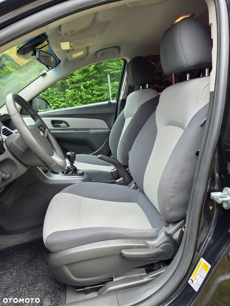 Chevrolet Cruze 1.6 - 13