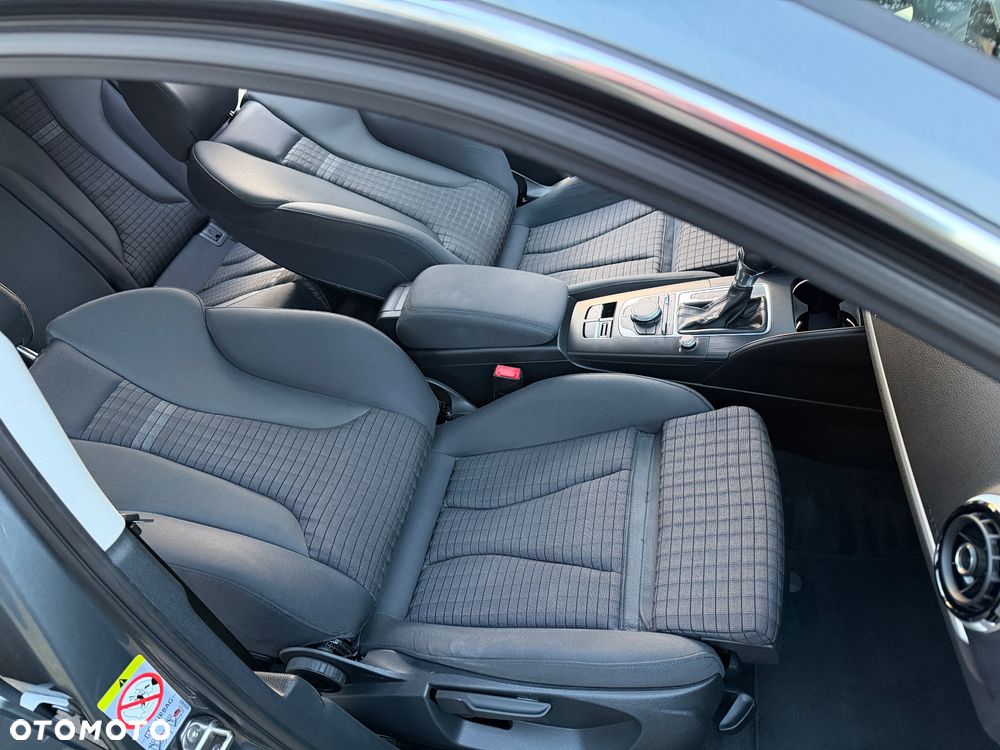 Audi A3 Sportback 1.8 TFSI Quattro Attraction S tronic - 28