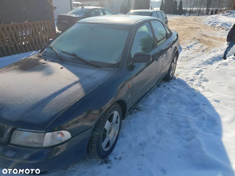 Audi A4 Limousine 2.6 - 4