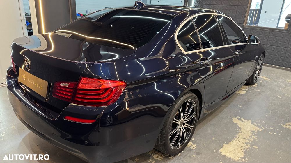 BMW Seria 5 525d xDrive - 5