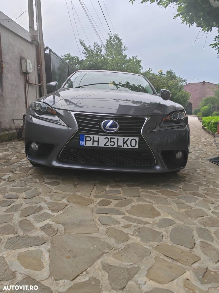 Lexus Seria IS 300h Aut. Executive - 1