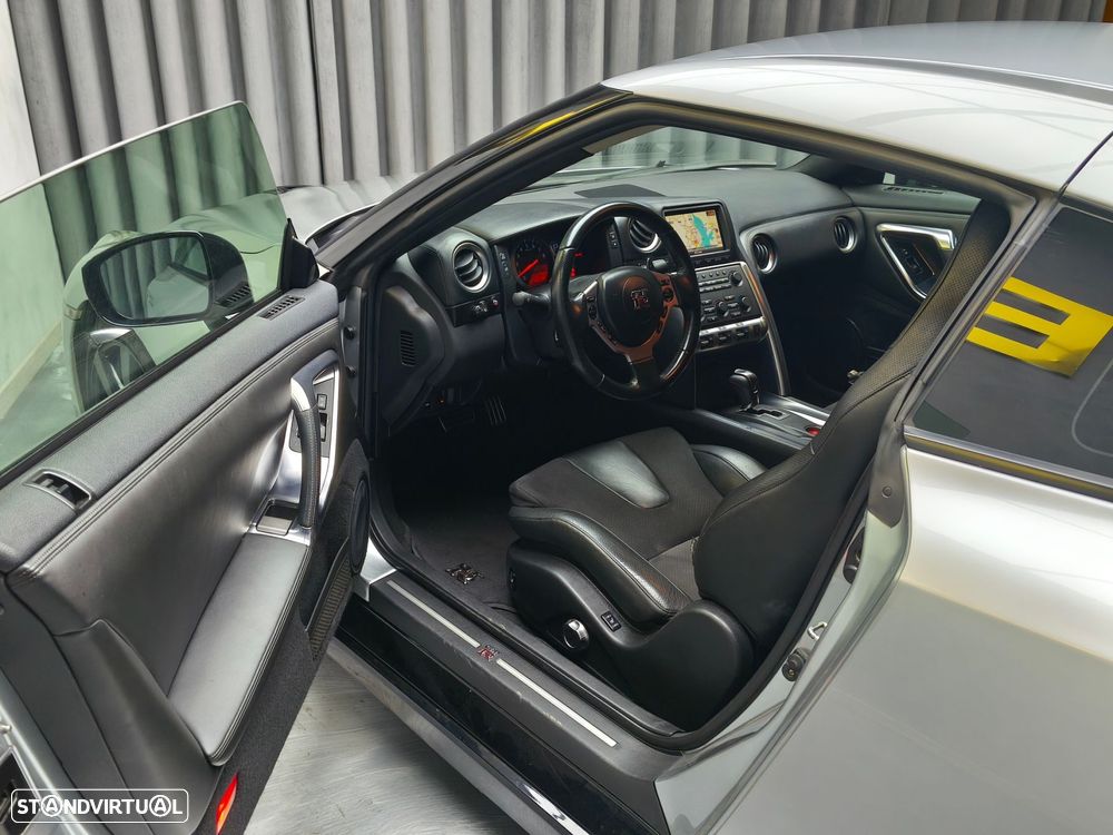 Nissan GT-R - 9