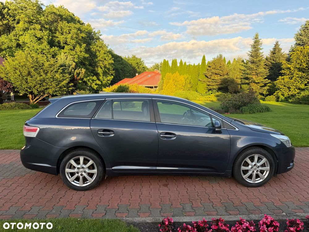 Toyota Avensis 2.2 D-4D Executive - 20