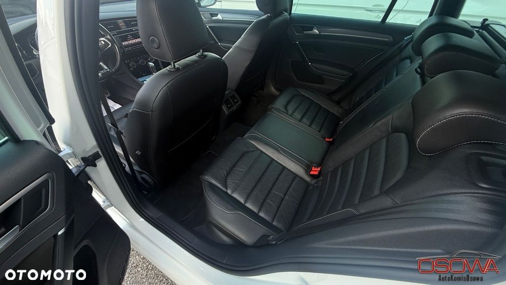 Volkswagen Golf Variant 2.0 TDI SCR DSG R-Line - 24