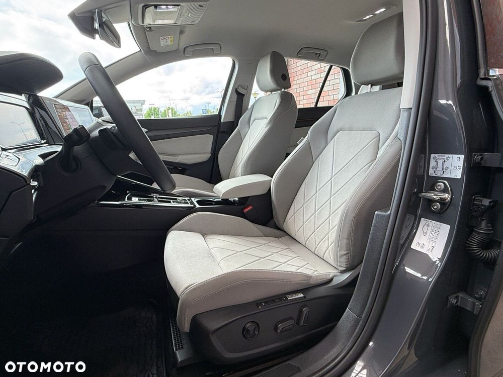 Volkswagen Golf 1.5 eTSI EVO Style DSG - 10
